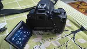 Urgent Camera Sell Canon Eos 700D