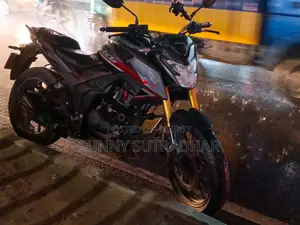 Honda Hornet 2.0 2025 Black