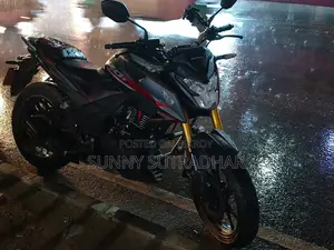 হোন্ডা হর্নেট ২.০ ২০২৫ কালো