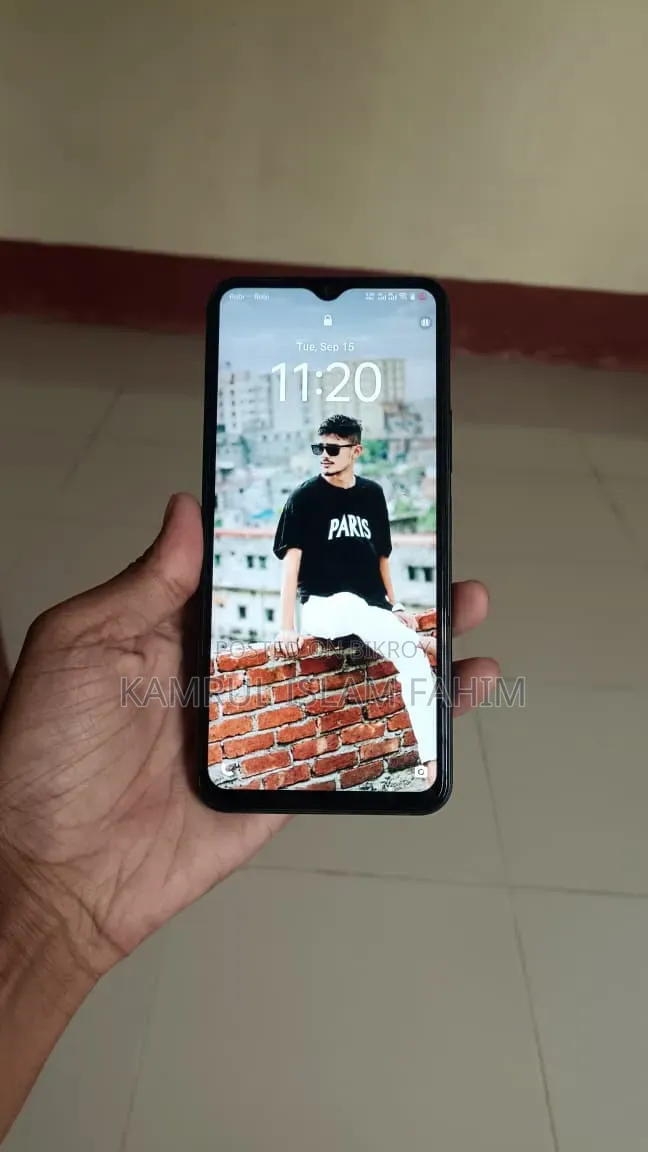আইকিউওও ১২৮ জিবি