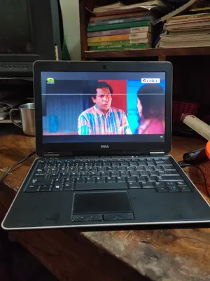 Laptop Dell Latitude E7240 8GB Intel Core i5 SSD 128GB
