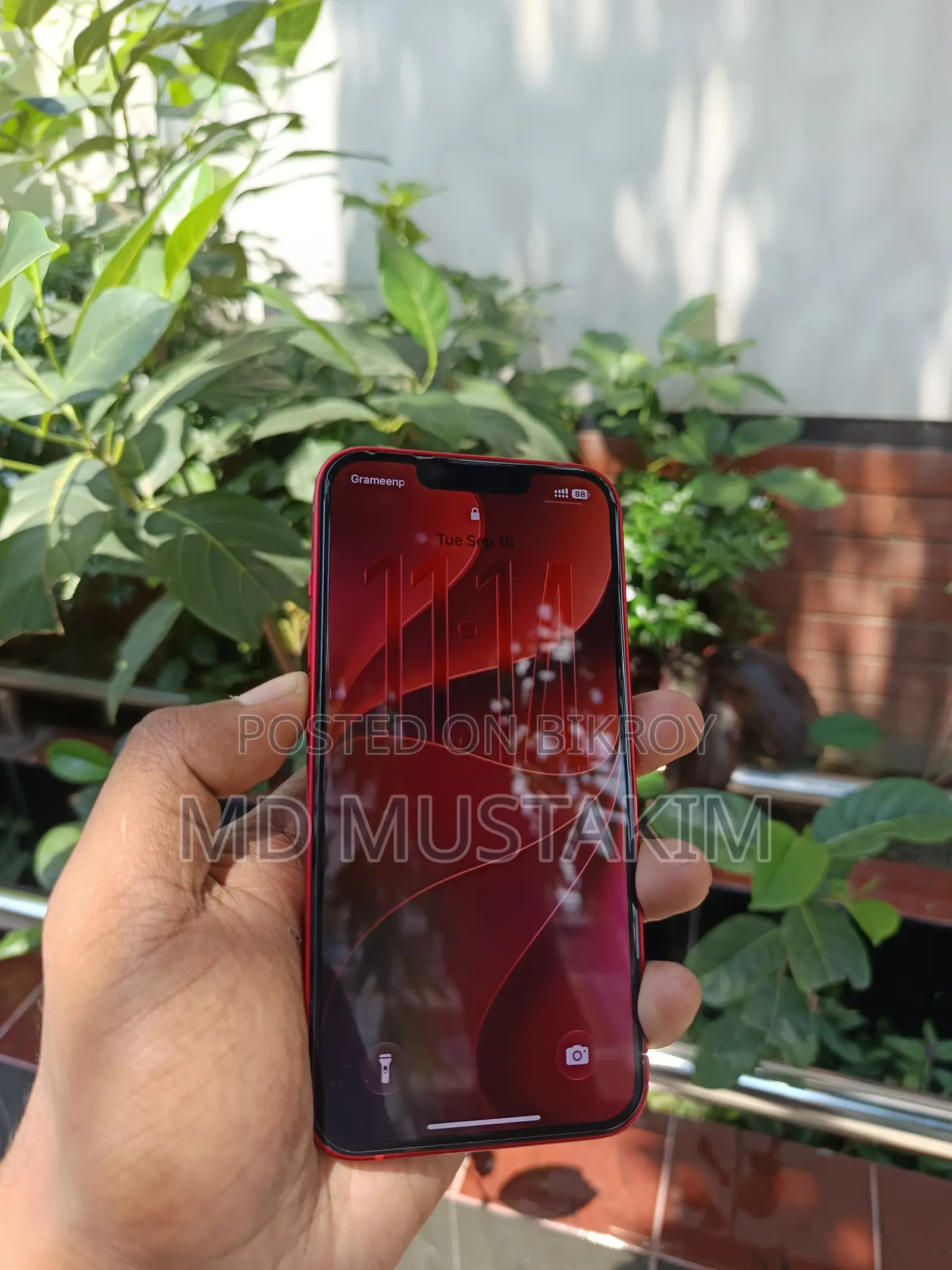 New Apple iPhone 13 128 GB Red