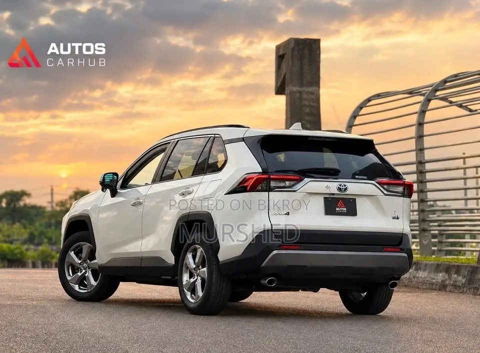 Toyota RAV4 2021 Pearl