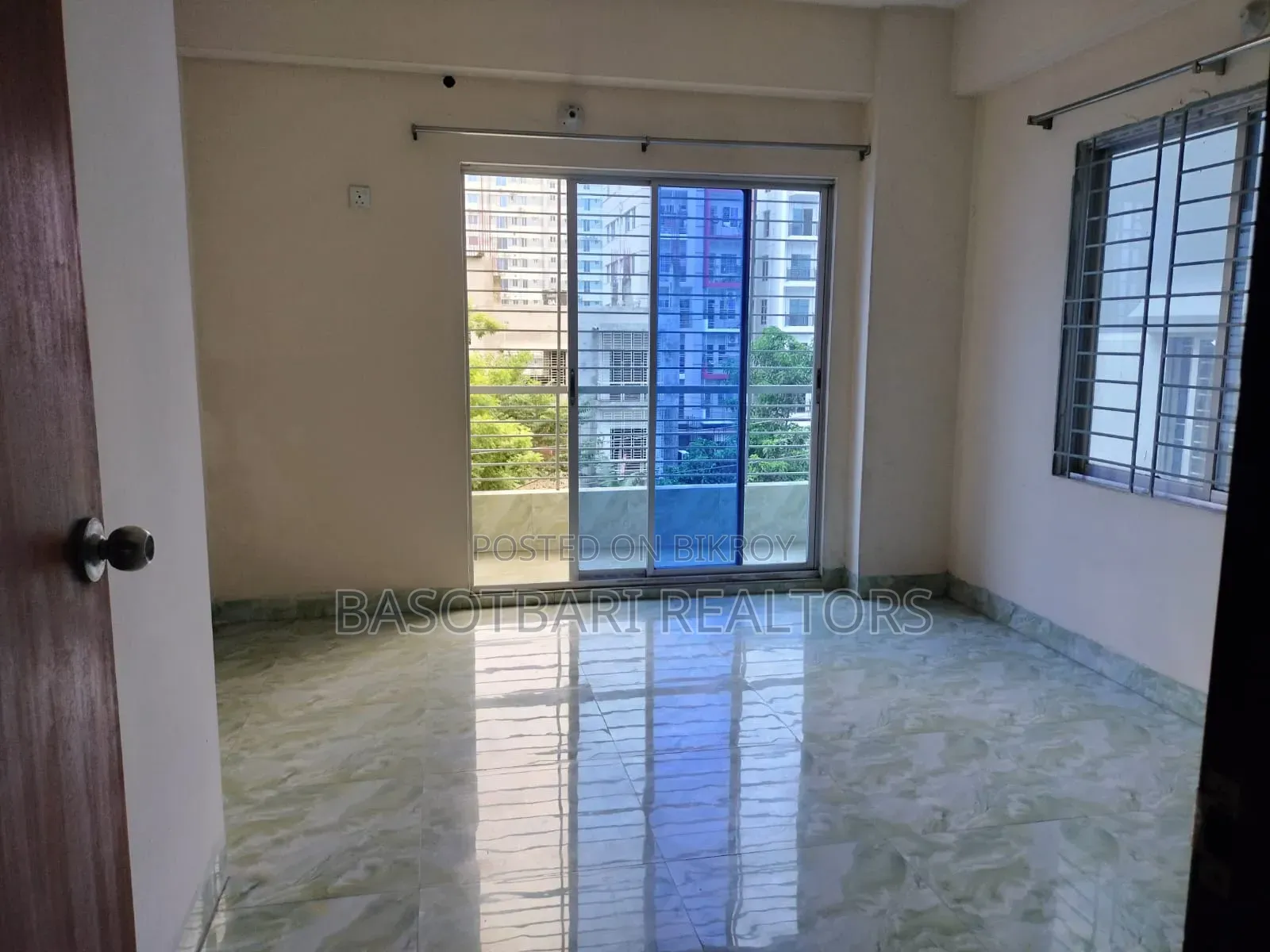 3 Bedroom Apartment in Aftab Nagar for sale