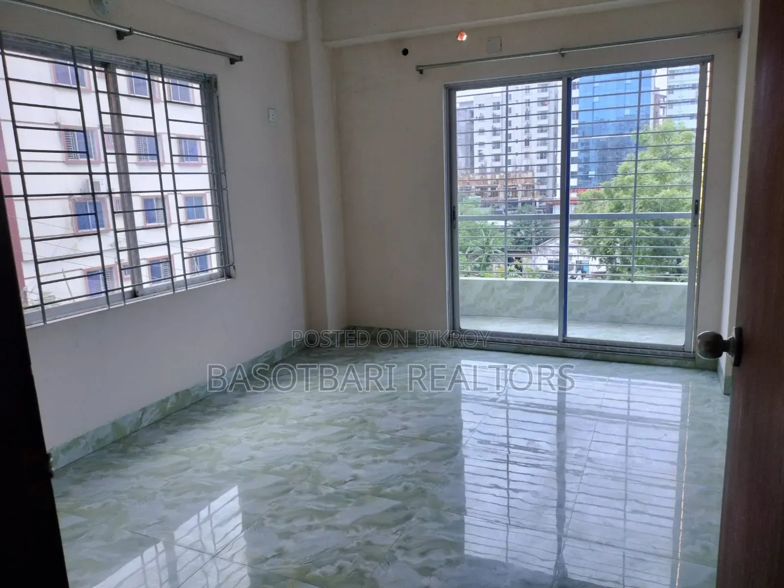 3 Bedroom Apartment in Aftab Nagar for sale