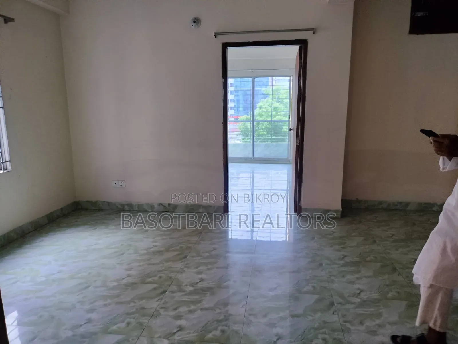 3 Bedroom Apartment in Aftab Nagar for sale