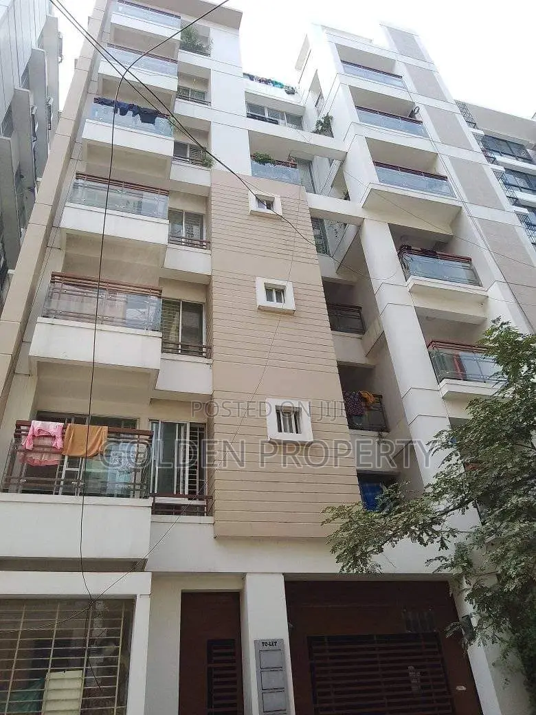 4bdrm Apartment in 4 বেডরুমের বসুন্ধরা, Basundhara for sale