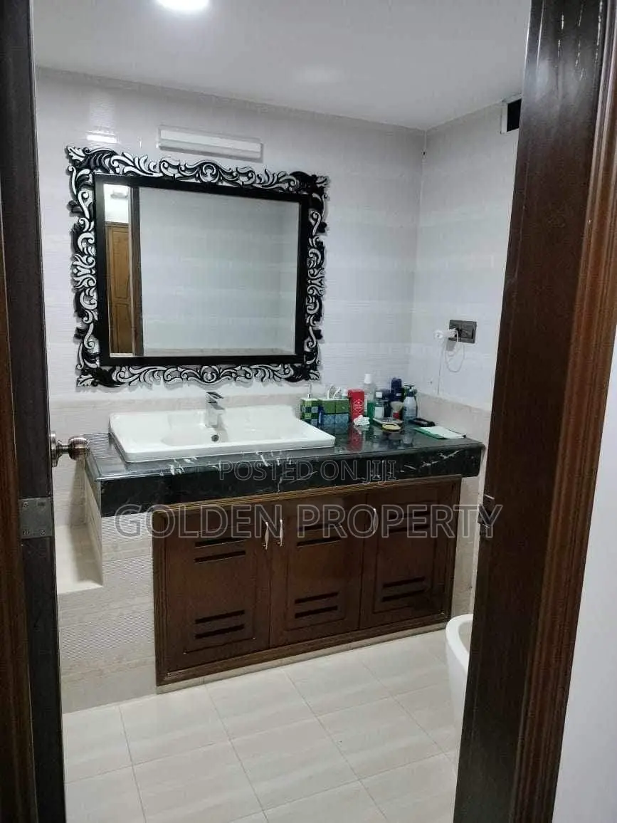 4bdrm Apartment in 4 বেডরুমের বসুন্ধরা, Basundhara for sale