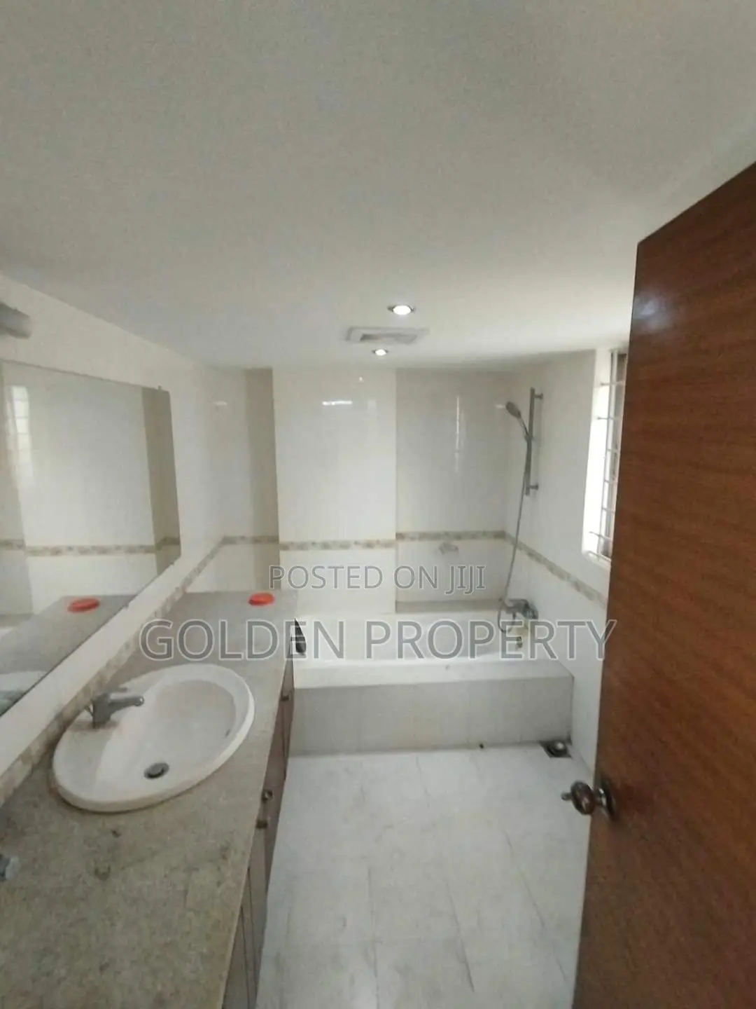 4bdrm Apartment in 3600 Sft Luxurious, Basundhara for sale