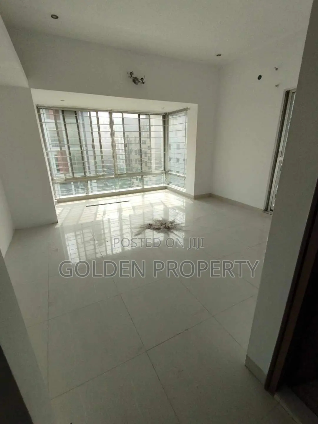 4bdrm Apartment in 3600 Sft Luxurious, Basundhara for sale