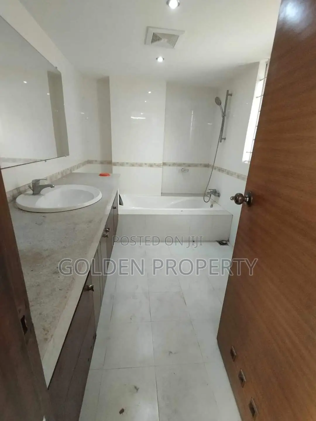 4bdrm Apartment in 3600 Sft Luxurious, Basundhara for sale