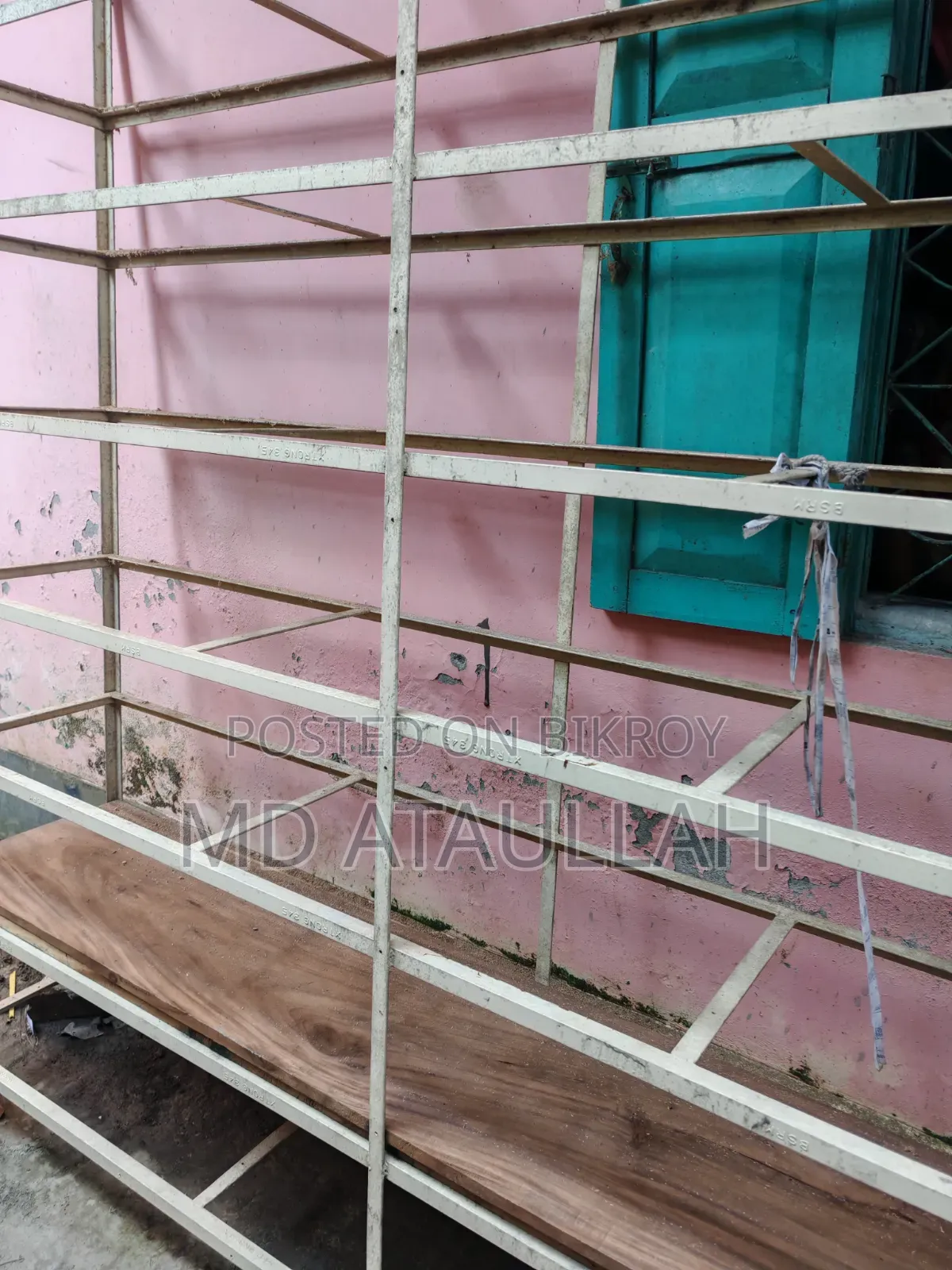 Shop Rack very good quality and sturdy