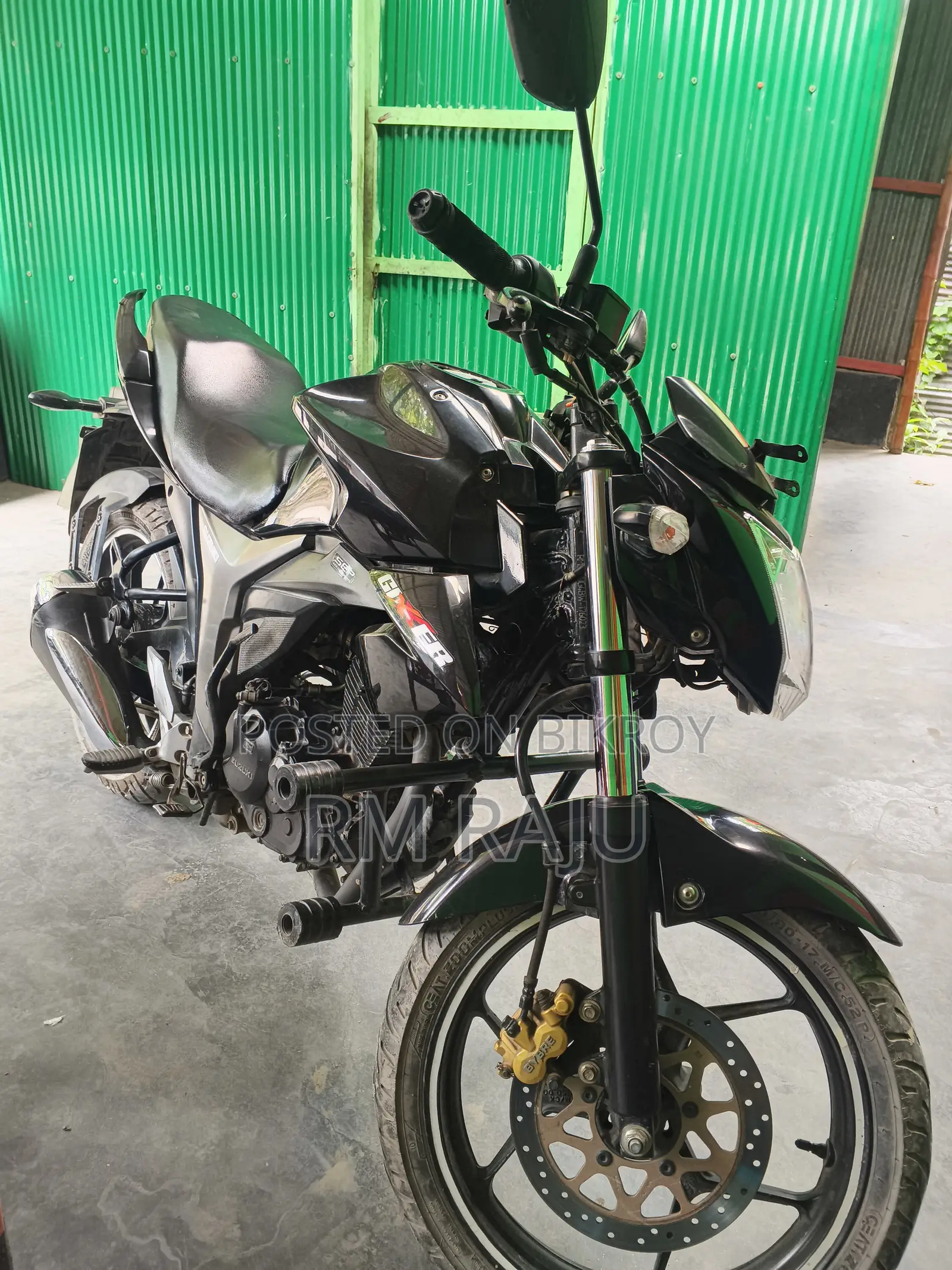 সুজুকি জিক্সার ২০২৩ কালো