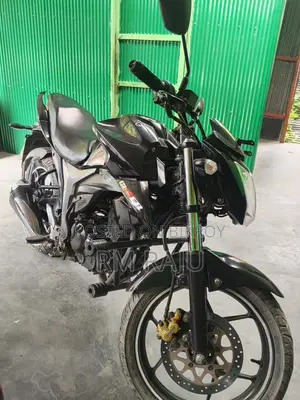 সুজুকি জিক্সার ২০২৩ কালো
