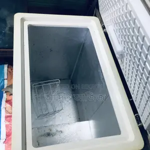 A deep freeze in good condition, looking like new, is for sale