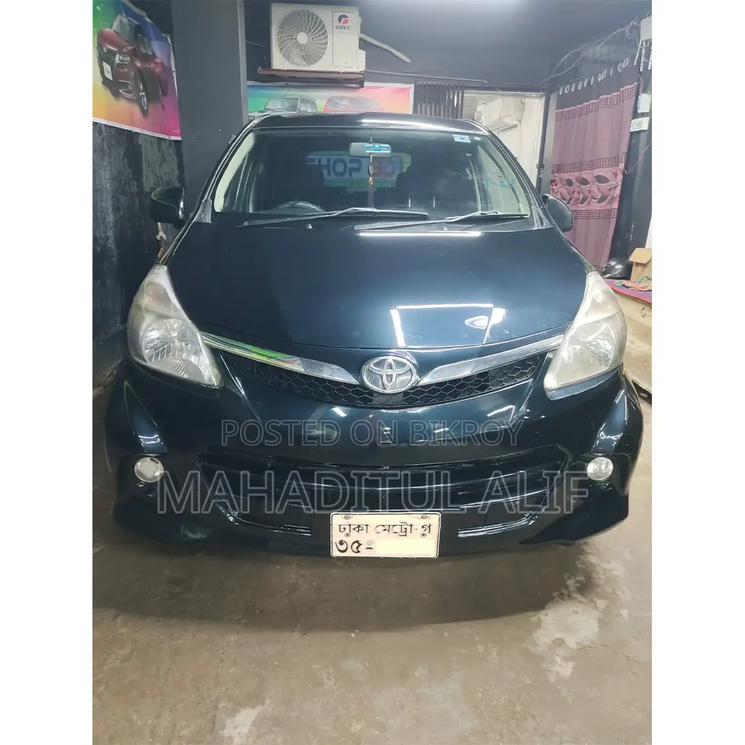 Toyota Avanza 2012 Black