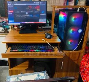 Desktop Computer 8GB AMD Ryzen 5 SSD 256GB