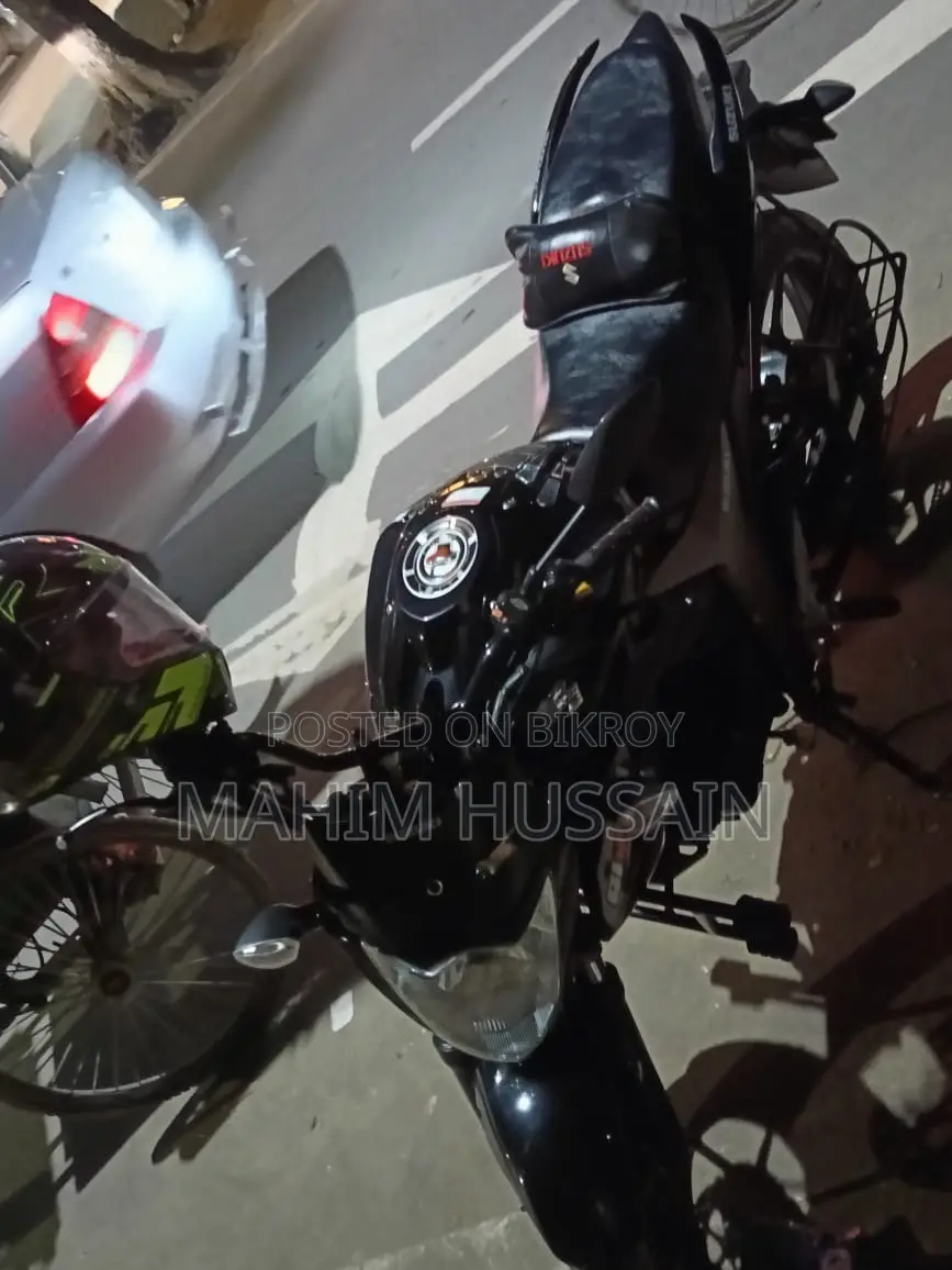 সুজুকি গিক্সার ২০২৩ ব্ল্যাক