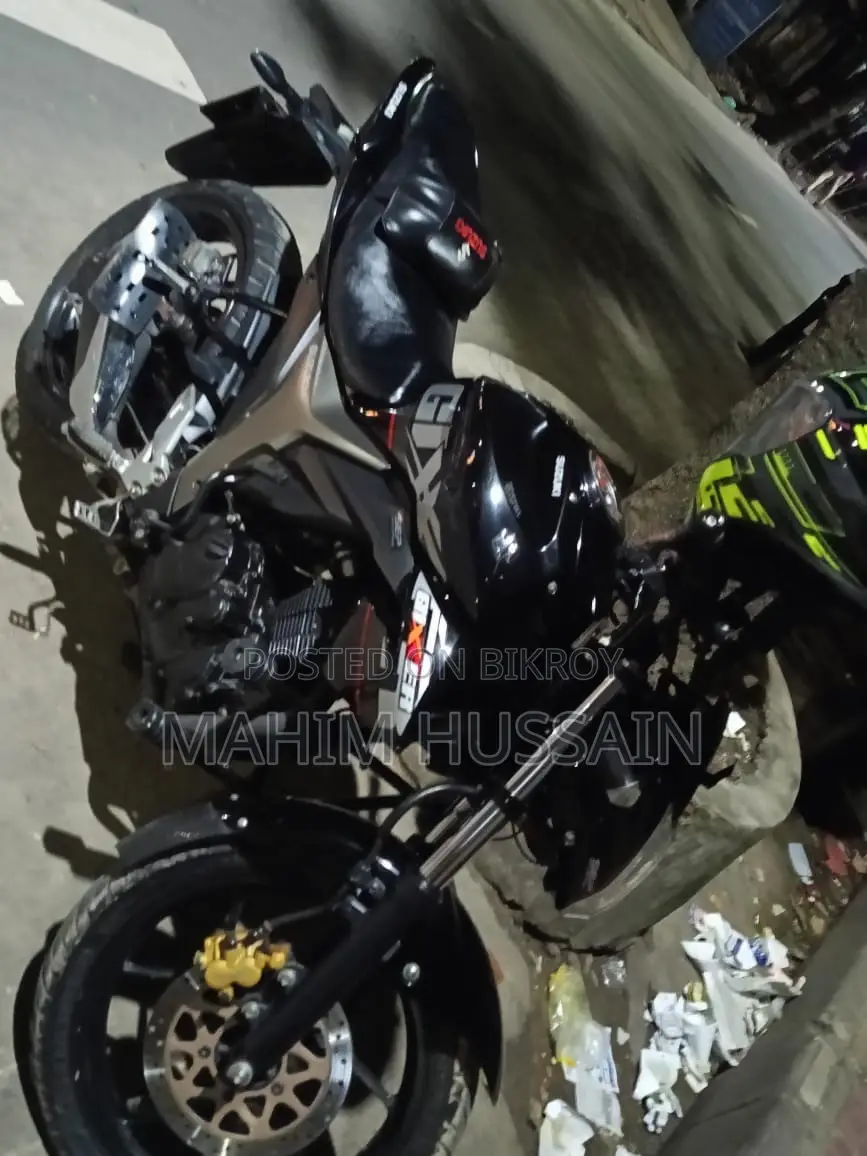 সুজুকি গিক্সার ২০২৩ ব্ল্যাক