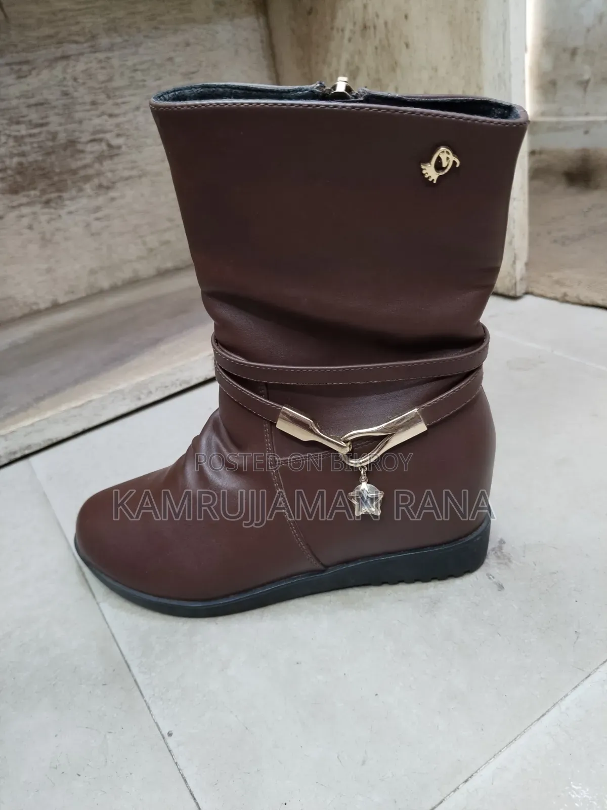 Very very beautiful boot shoes.