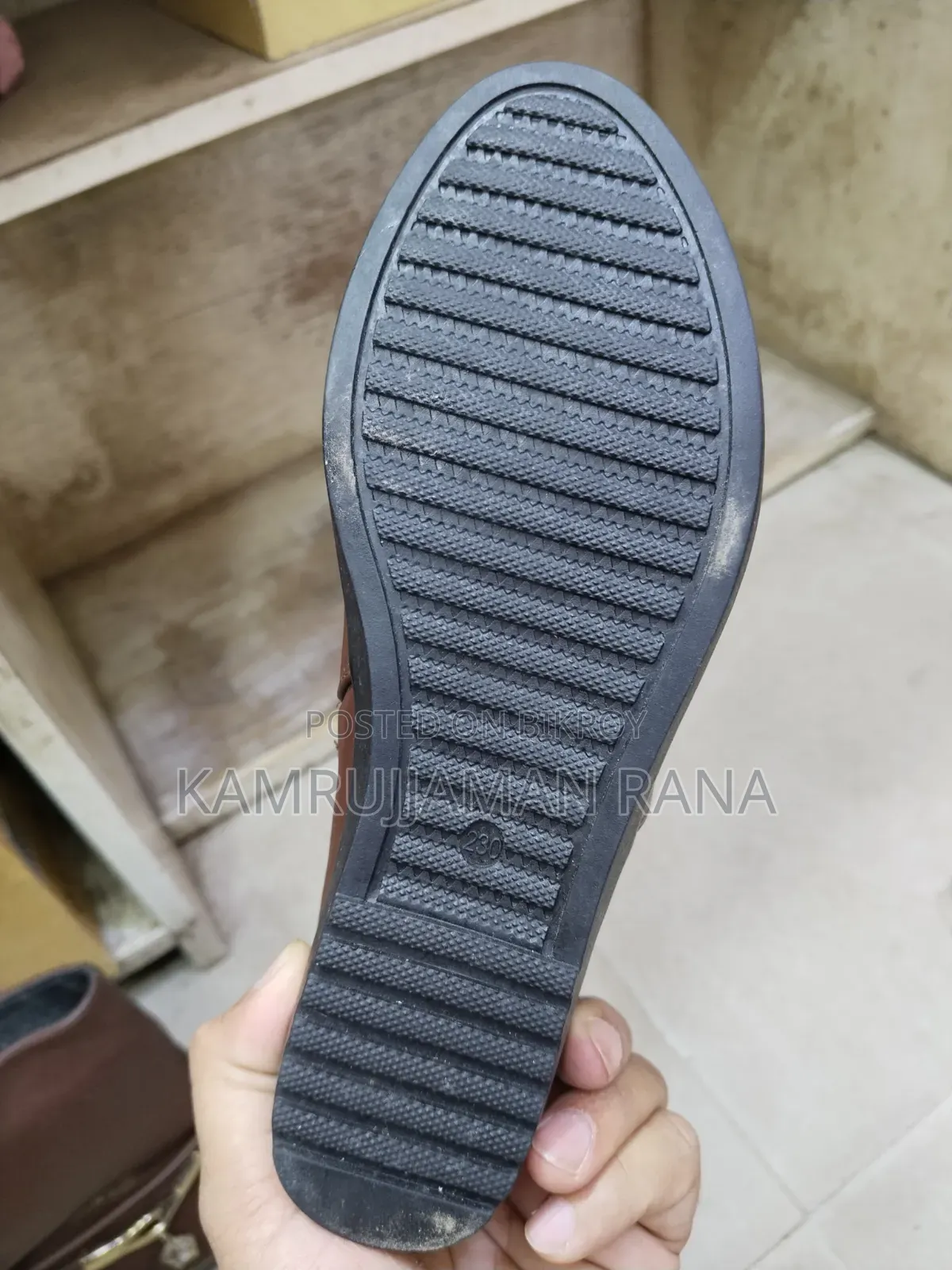 Very very beautiful boot shoes.