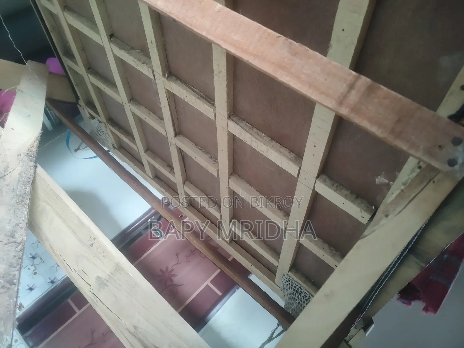 ক্যারাম বোর্ড (৫২ ইঞ্চি) সাথে সুন্দর কাঠের স্টান্ড ফ্রি