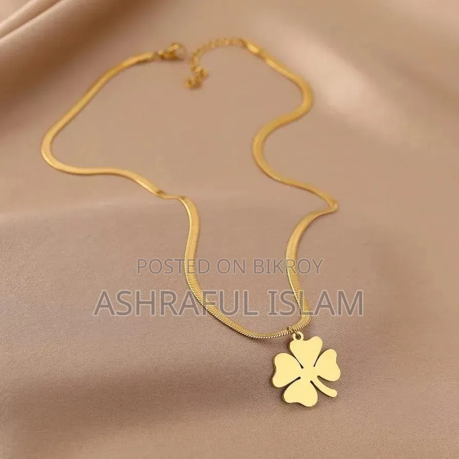 Attractive Necklace
