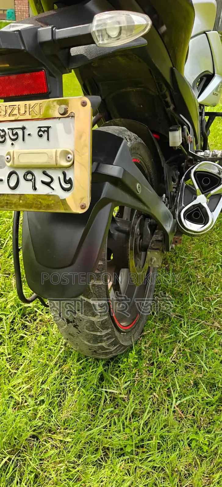 Suzuki Gixxer 2022 Gray