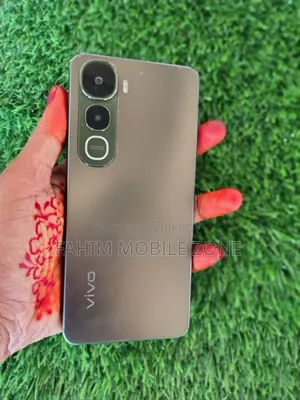 New Vivo Y400 128 GB Gray