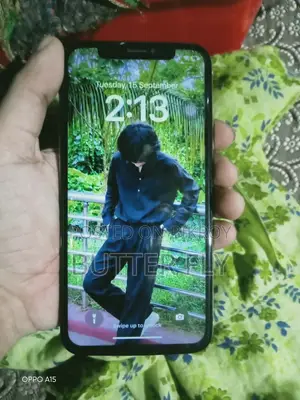 Apple iPhone X 64 Gigabytes White