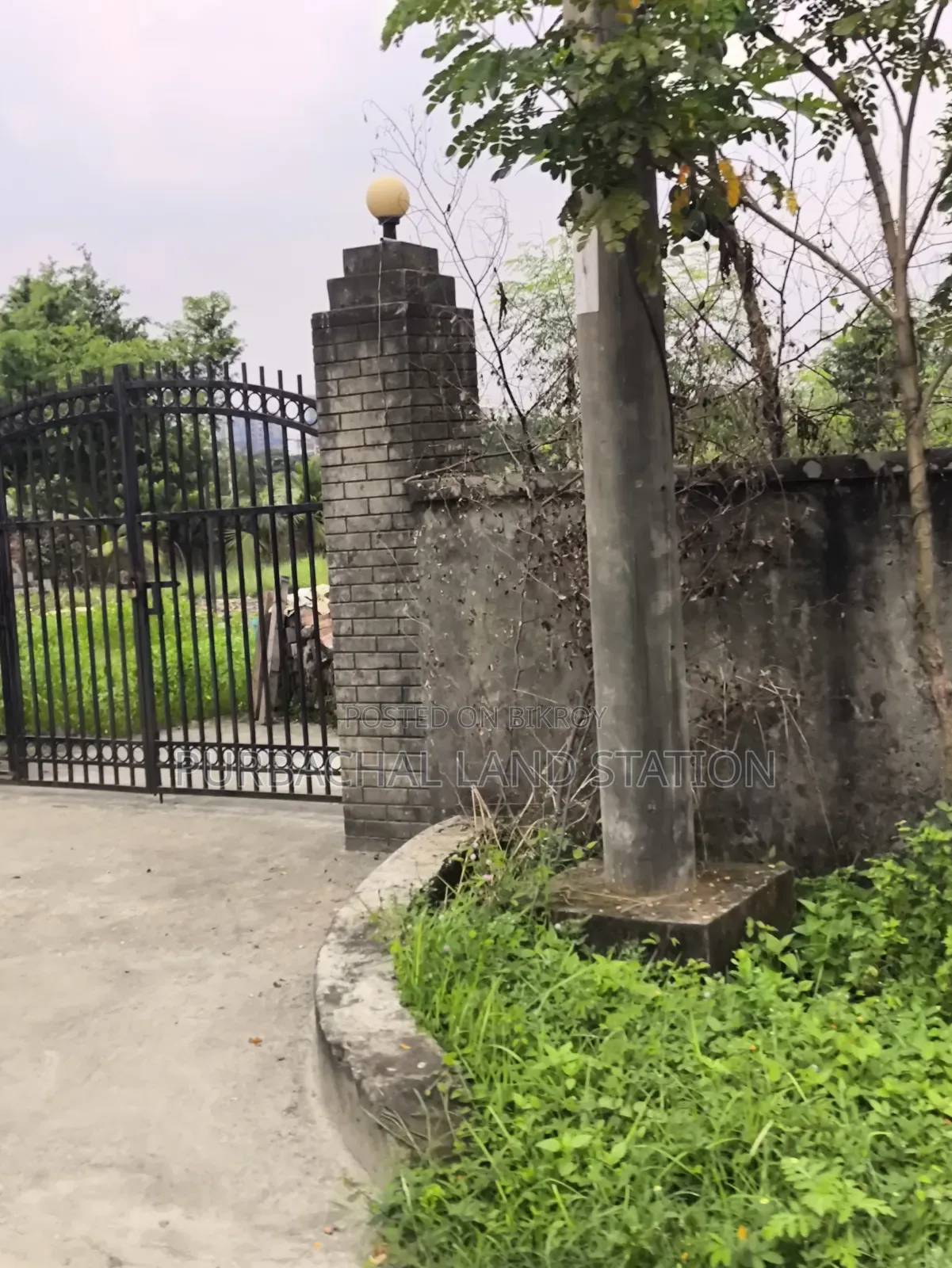 নিয়ার ৩০০ ফিট রোড আরজেন্ট ৫ কাঠা প্লট সেল ইন সেক্টর: ১১, পূর্বাচল