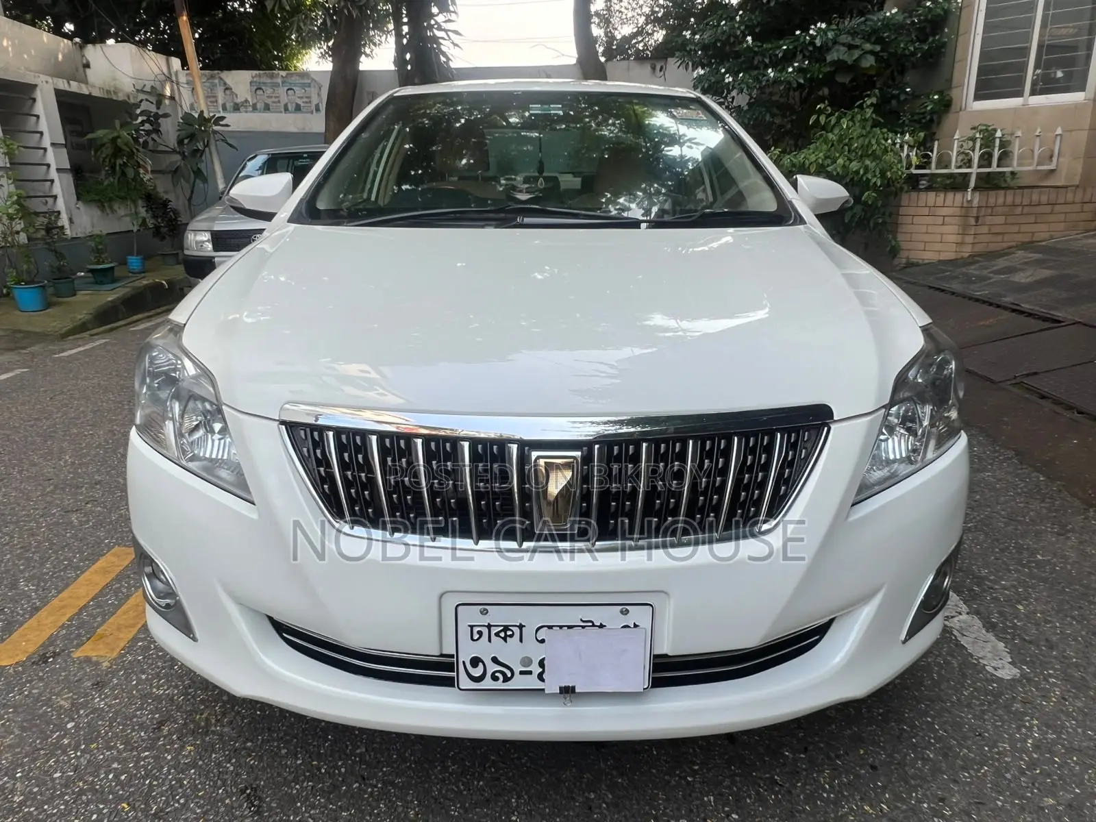 টয়োটা প্রমিও ২০১৪ পার্ল