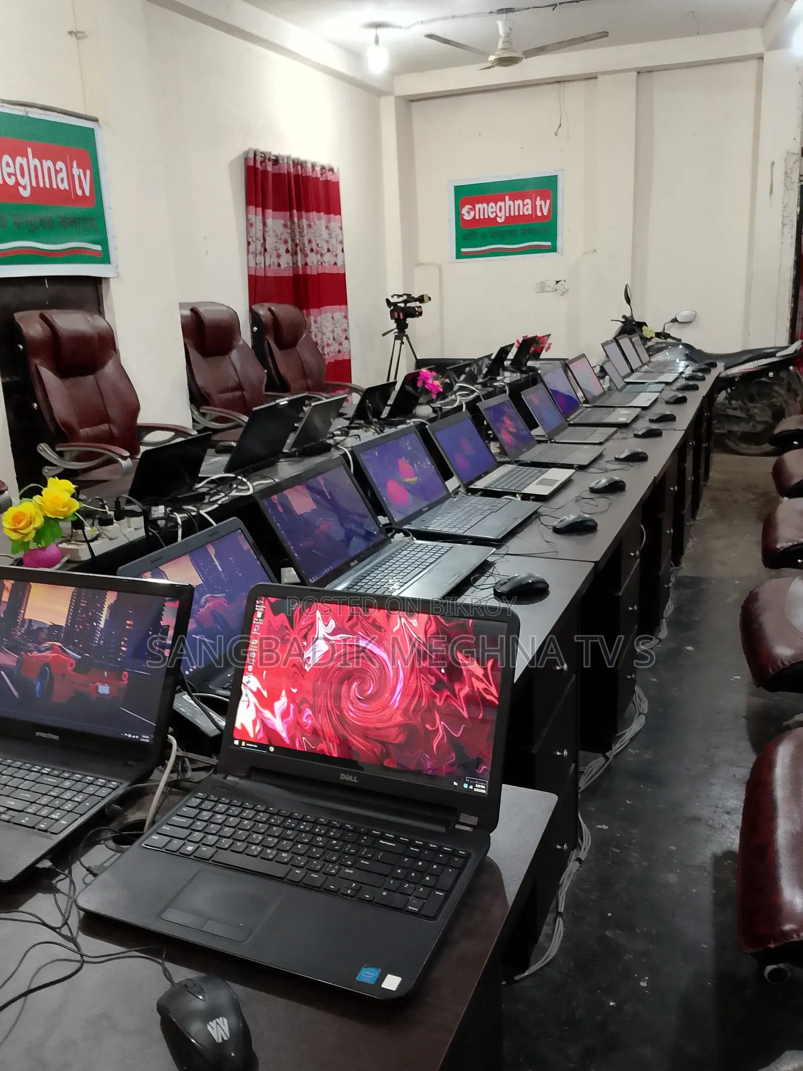 ল্যাপটপ আসুস ৩জিবি ইন্টেল এসএসডি ২৫৬জিবি