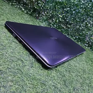 Laptop ASUS 3GB Intel SSD 256GB