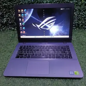 Laptop ASUS 3GB Intel SSD 256GB