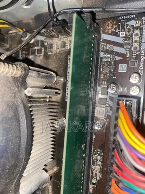 Desktop Computer MSI Aegis Ti3 8GB Intel Core i3 HDD+SSD 1T