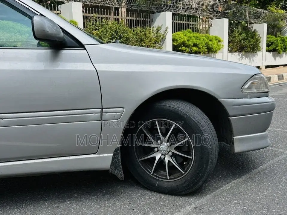 Toyota Carina 1.5 Front-Wheel Drive Sedan 1996 Silver