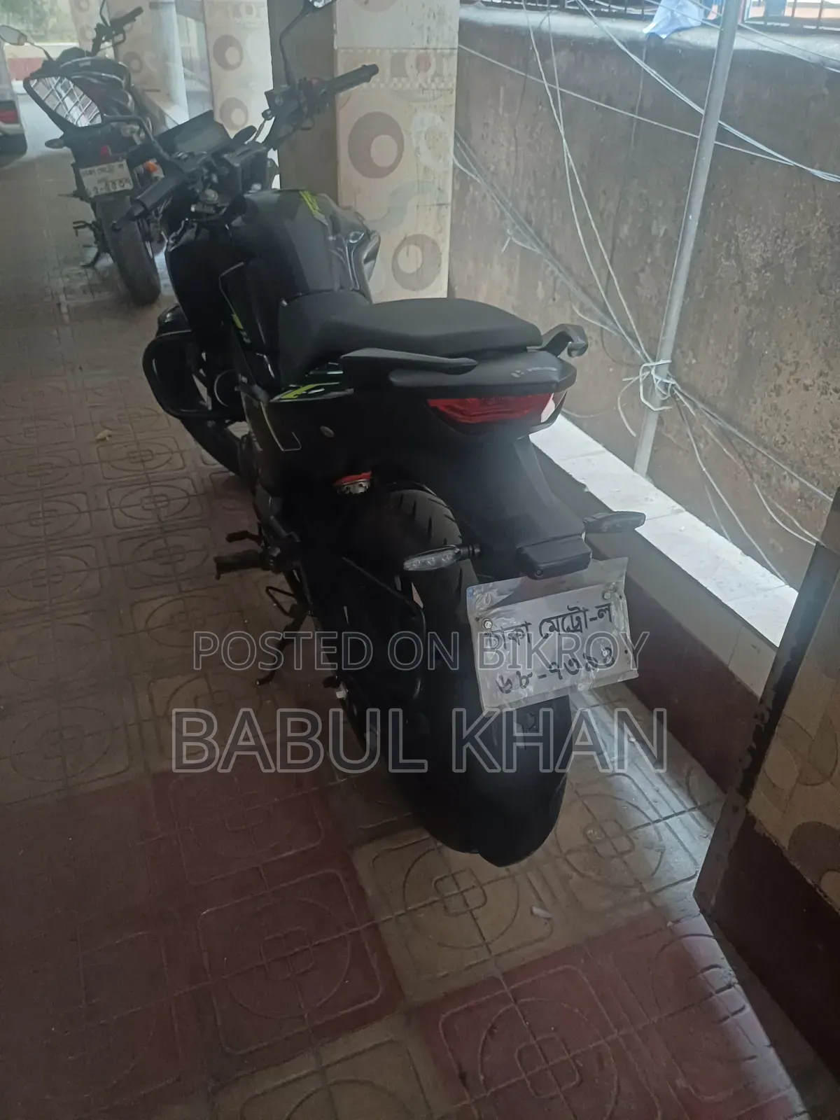 Hero Hunk 150R Xtec 2025 Black
