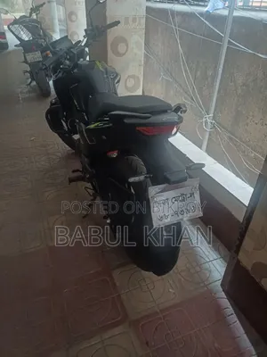 Hero Hunk 150R Xtec 2025 Black