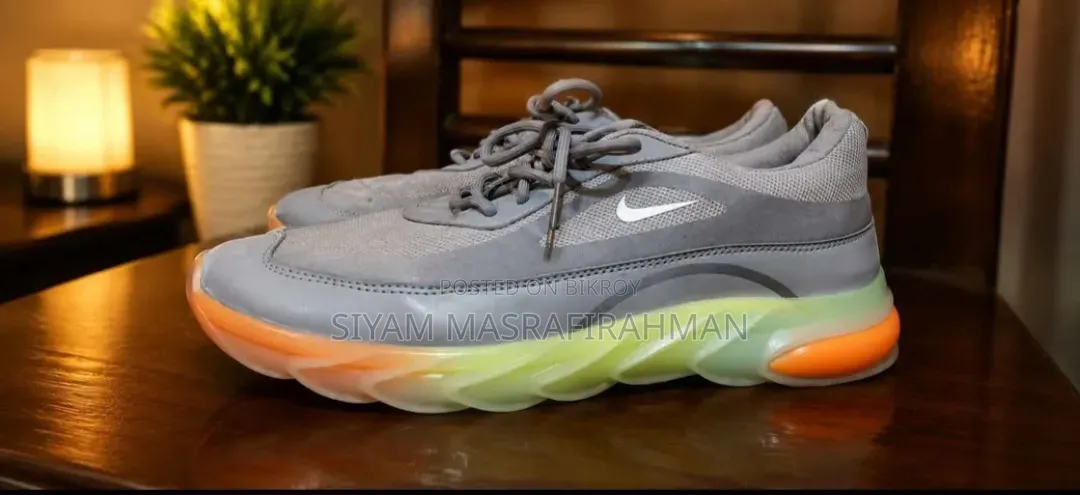 ✅️"Premium Sneakers" Size 44 (USED)