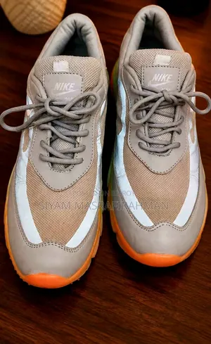 ✅️"Premium Sneakers" Size 44 (USED)