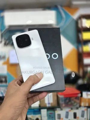 আইকিউওও ২৫৬ জিবি সাদা