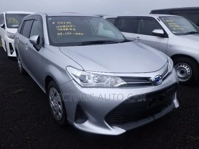 Toyota Corolla Fielder 2021 Silver