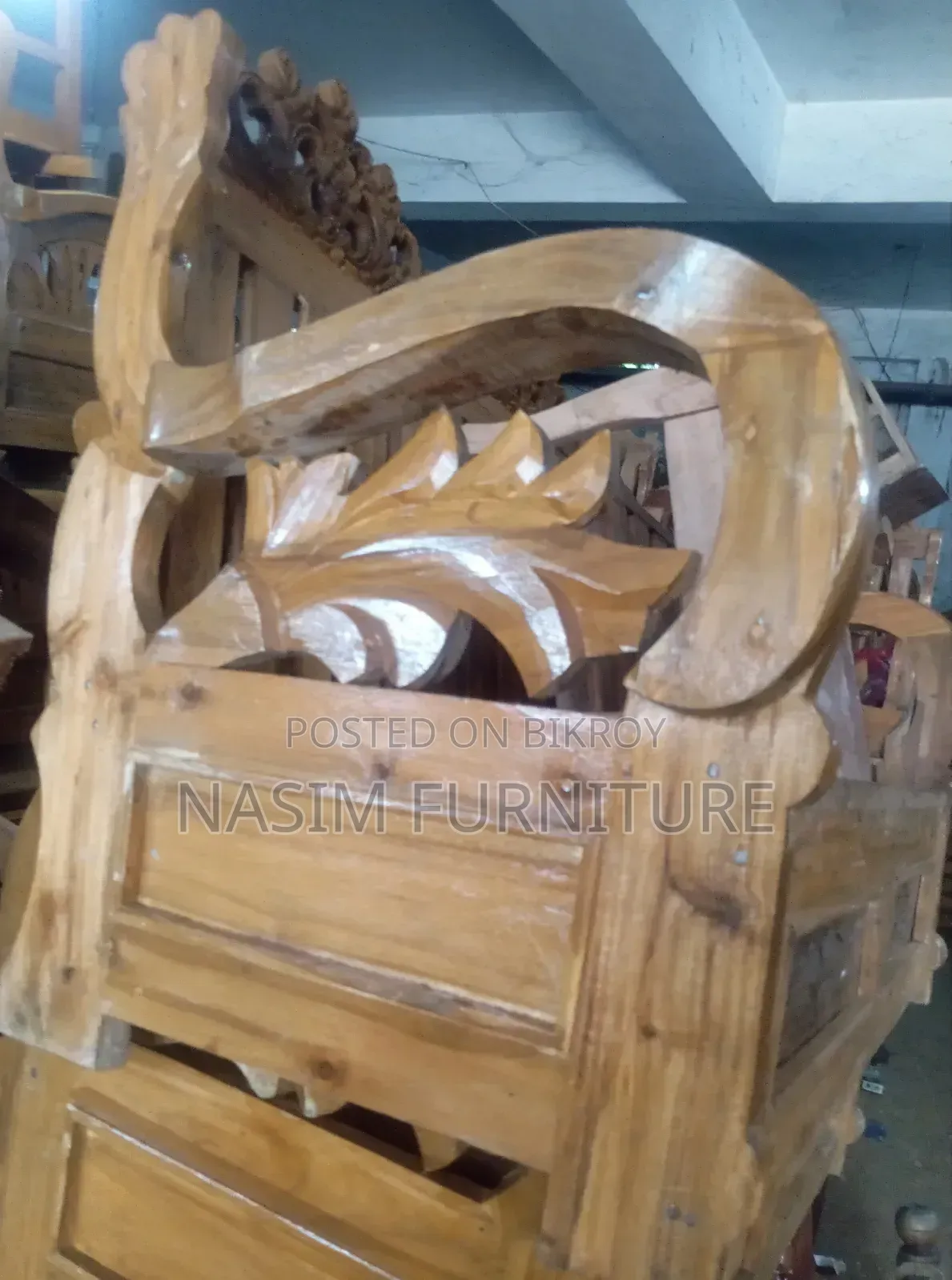 পুরাতন সোফা আকাশি কাটের
