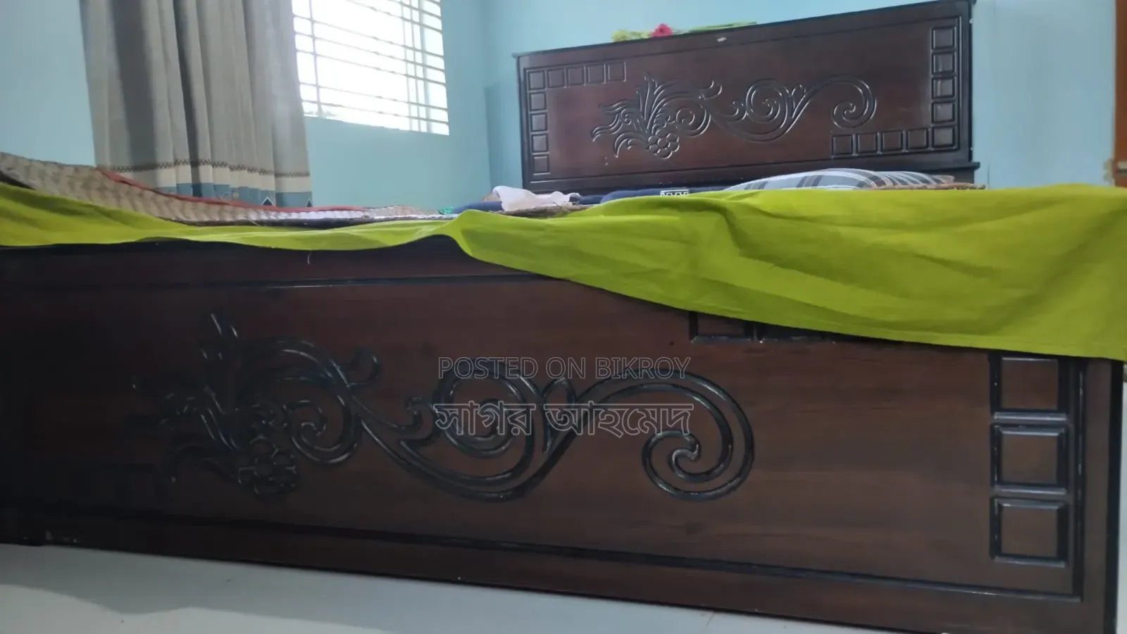 5/7 Feet Malaysian Wooden Almost New Bed