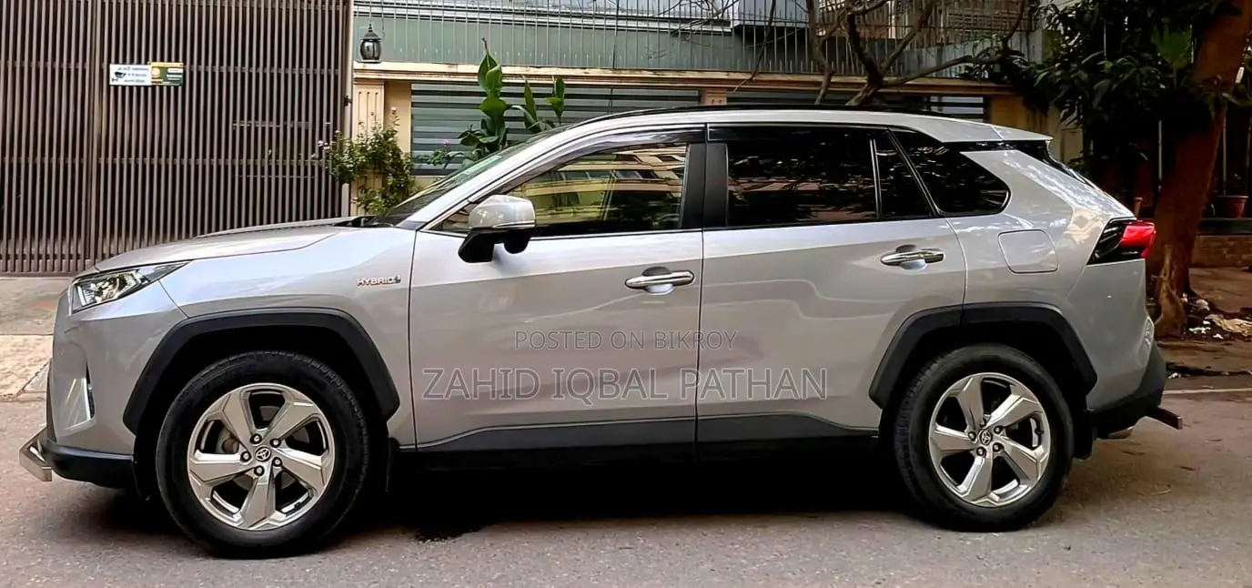 Toyota RAV4 XLE AWD 2019 Gray