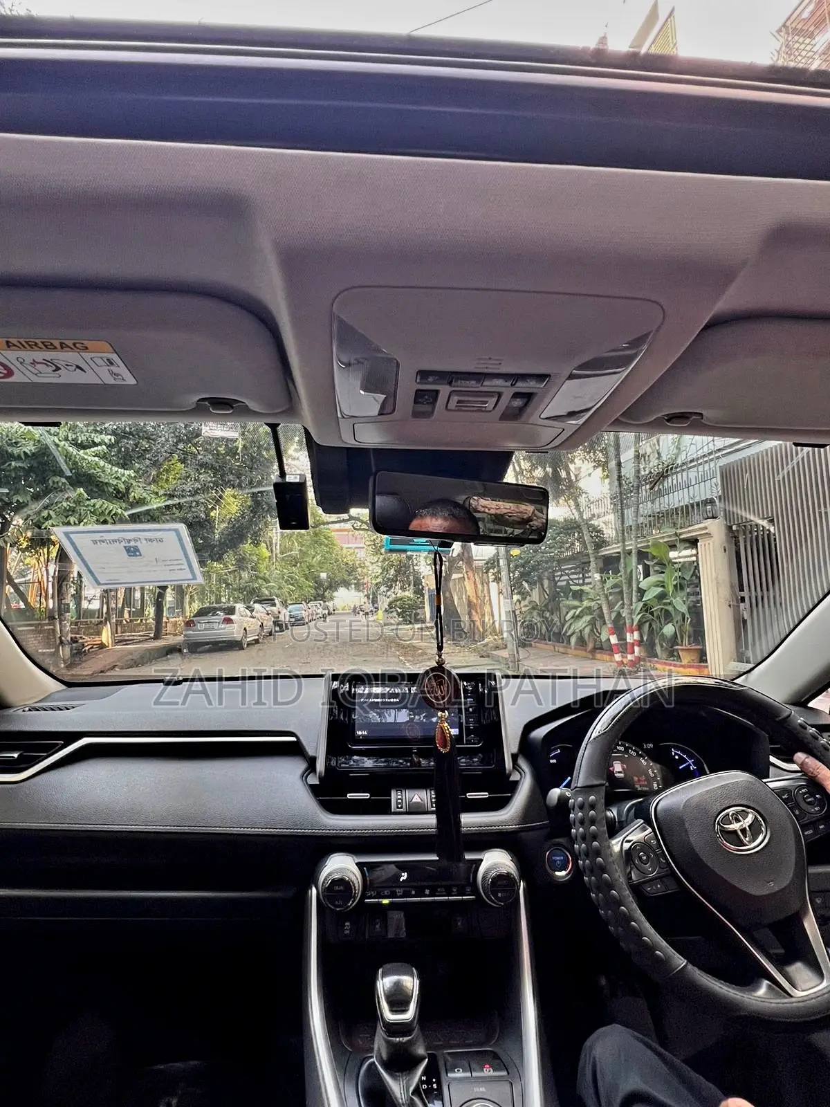 Toyota RAV4 XLE AWD 2019 Gray