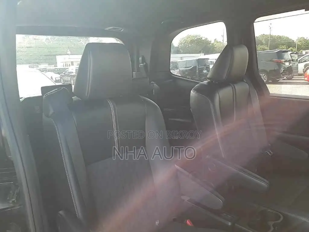 Toyota Noah 2022 Purple