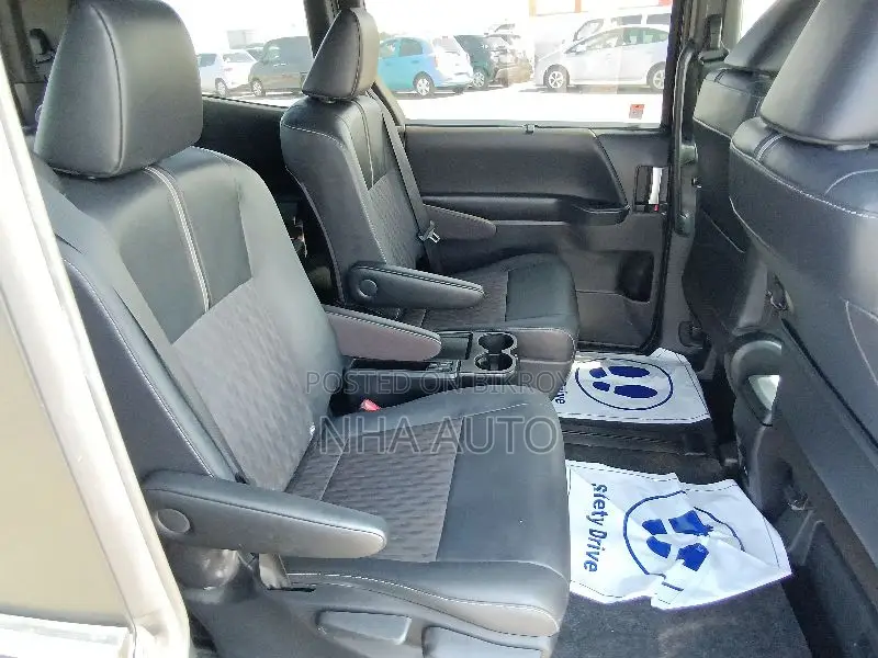 Toyota Noah 2022 Purple