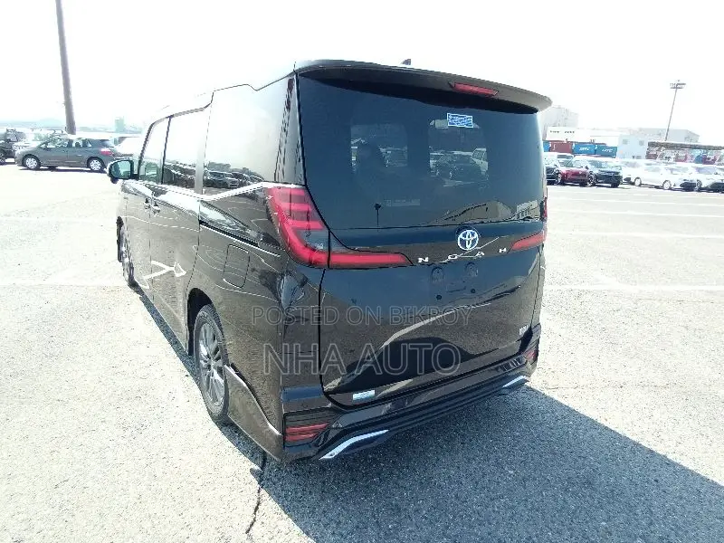 Toyota Noah 2022 Purple